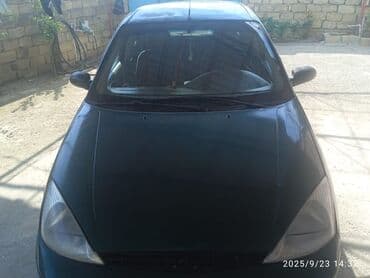 kia ceed 2010: Ford Focus sedan (mk1) – yaşıl rəngli, 4 qapılı. Texniki və daxili — 4