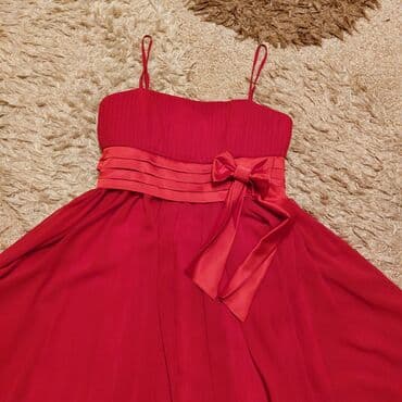 uzun qizil sirqalar: Don birdefe nişana geylib. 38 bedendi. altinda tül vodalaskadida var — 2