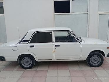 vaz 2107 abirsofka: VAZ 2107 sedan – ağ rəng, 4 qapı, arxaqapıdan ötürücü (RWD). Mexaniki — 1