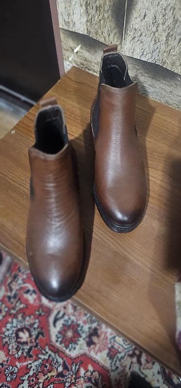 Səndəl və şəp-şüplər: Kişi botları – Chelsea üslubu - Material: təbii dəri üstlük, yanlarda — 5