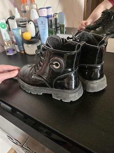 Детская обувь: Qızlar üçün laklı qara botlar - Rəng: qara, parlaq lak örtük - Üst — 2