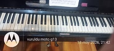 ucuz gitara: Piano – qara rəngdə korpus, klassik dizayn. MODELİ ,Kuban" Texniki — 8