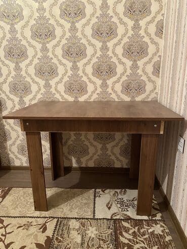 Divan və kreslo dəstləri: En 70 uzunluq 110 yaxsi vezyetde islenmiyib unvan kend bineqedi — 2