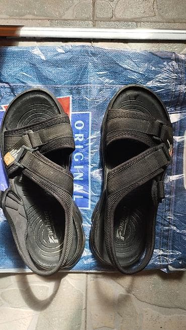 Qara rəngli kişi/kadın idman sandaleti - Model: Fashion Shoes — 2