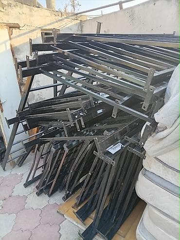usaq carpayı: Oğlan və qız üçün, İşlənmiş, Çarpayı, Matras ilə, Siyirməsiz, Dəmir — 4