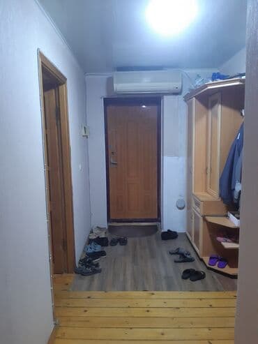tələbələr üçün kirayə evlər otaq yoldası: 3 otaqlı, 59 kv. m, Orta təmir — 7