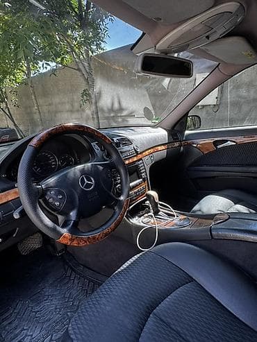 elantra led: Mercedes-Benz E 270: 2.7 l | 2004 il Sedan — 5