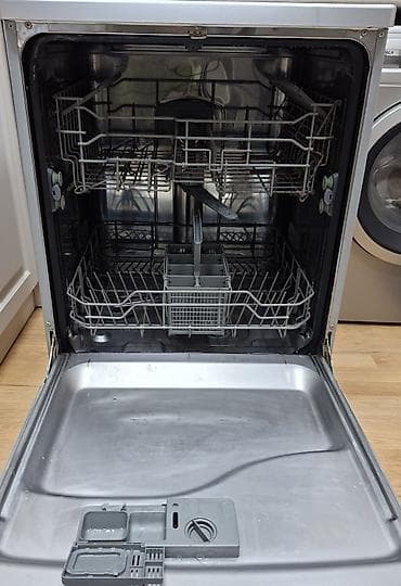 panel radiator: Qabyuyan maşın – SuperMax, gümüşü rəng Xüsusiyyətlər: - Tam ölçülü — 2