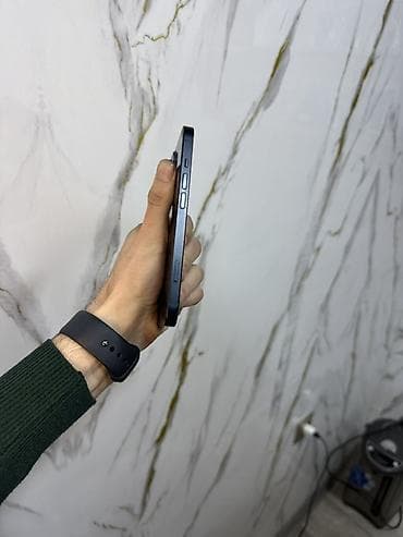 teze telfon: IPhone 13, Mavi, Face ID — 4