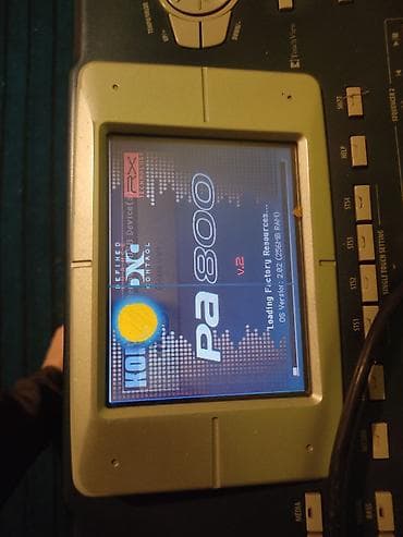 Təcili satılır korg Pa800 aranjor klaviatura ekranında balaca bir ləkə — 6