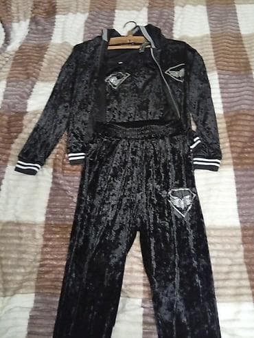 desd geyimler: Qadınlar üçün 3 hissəli məxməri idman dəsti - Brend: Secret Zen - — 2