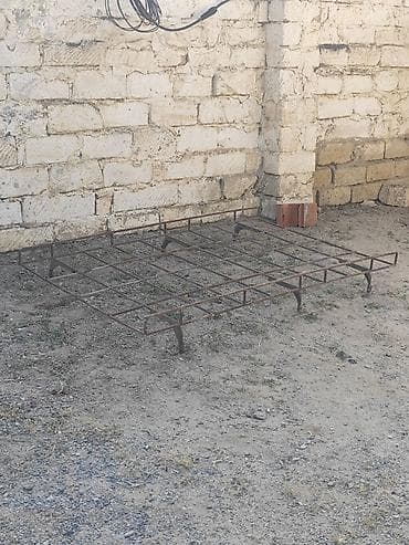 lada sukan: Maşın üçün böyük ölçülü dəmir üst baqajı satılır. Eni 1.25 m, uzunu — 1