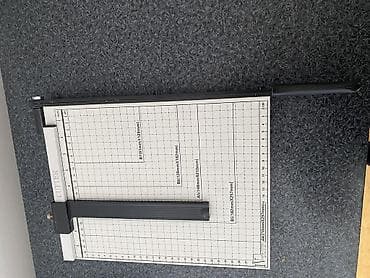 Qayçılar: Kağız kəsici (guillotine tipli) - Format göstəriciləri ilə iş masası — 3