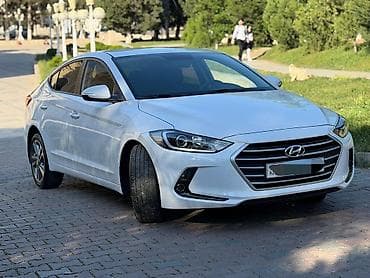Hyundai Elantra: 1.6 l | 2018 il Sedan