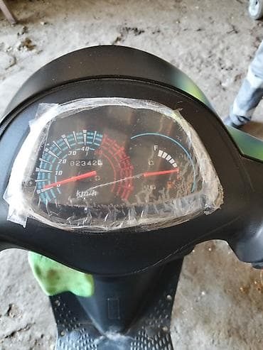 Skuter – ZIGZAG (şəhər tipi) Xüsusiyyətlər: - Rəng: mat qara, yaşıl — 2