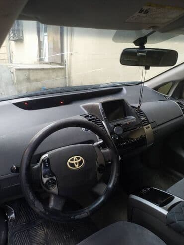 Tavalar: Toyota Prius: 1.5 l | 2008 il Sedan — 2