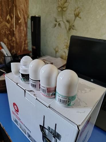 Şəxsi əşyalar: Roll-on dezodorantlar (çevrilən başlıqlı) Təsvir: - Praktik roll-on — 1