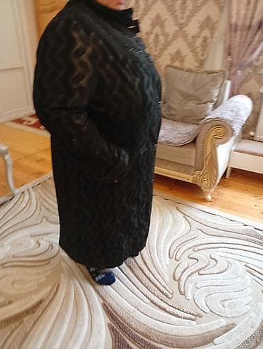 Üst geyimi: Yaxşi vezyetedi - Rəng: tünd yaşıl–qara tonlarda - Material görünüşü — 6