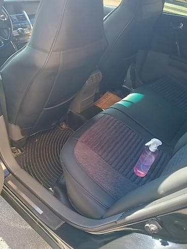 man sat: Nissan Teana – qara rəngli, geniş və komfortlu sedan. Xüsusiyyətlər — 7