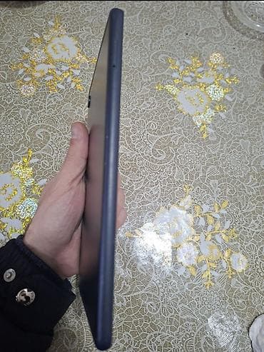 samsung nu7090 55: Huawei planşet - Ekran: təxminən 8 düym, incə çərçivəli panel - — 3