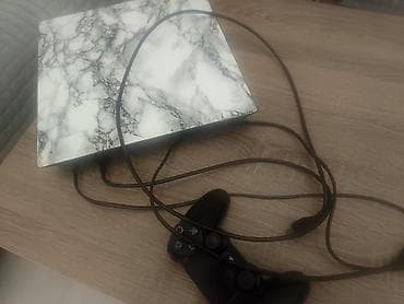 pristavka smart tv: Playstation 4 Pro 1 TB satılır. Cuh-7216-dır, ən son buraxılış — 2