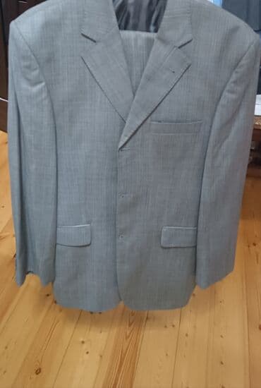 kişi ucun klassik qara kostyum: Cəmi 2 defe geyinilib tep tezedir.unvan razin — 1