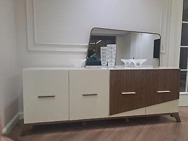 Komod, Servant, Türkiyə