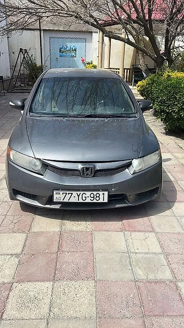 Продажа авто: Honda Civic: 1.8 л | Седан — 3