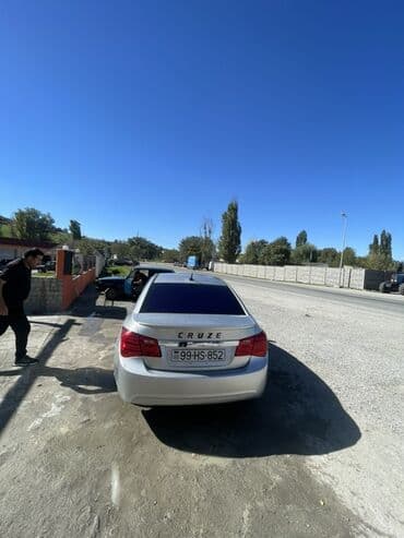 mercedes disk teker type 1 per page 40: Chevrolet Cruze: 1.4 l | 2014 il 170 km Sedan — 3