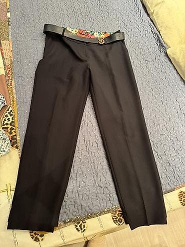 kamplekt: Черного цвета костюм в отличном состоянии . Длина брюк 100 см длина — 3