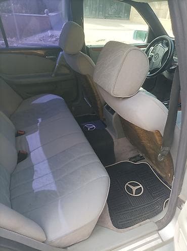 vaz lada oka: Mercedes-Benz E‑Class (W210) sedan – gümüş rəng. 1998 çi il 2.2 — 10