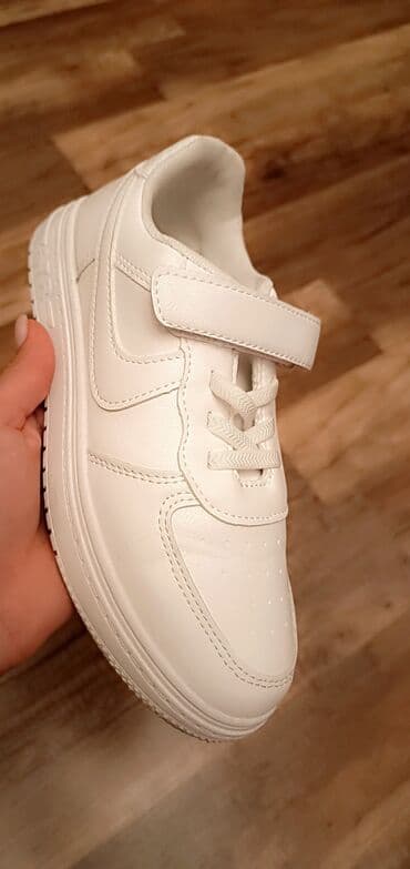 ev ayaqqabisi: Uwaq ayaqqabisi (qiz ucun ) Cemi 1 defe geyinilib. Problemi yoxdu — 4