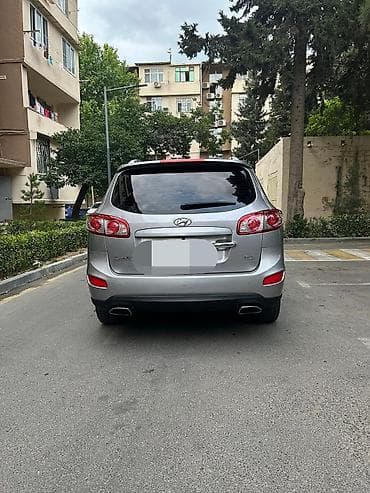 e 124: Hyundai Santa Fe: 2 l | 2010 il Ofrouder/SUV — 3