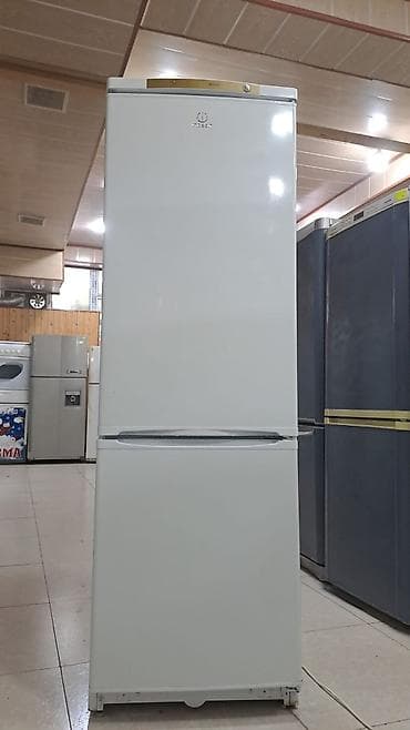 2 qapılı Indesit Soyuducu Satılır, rəng - Ağ