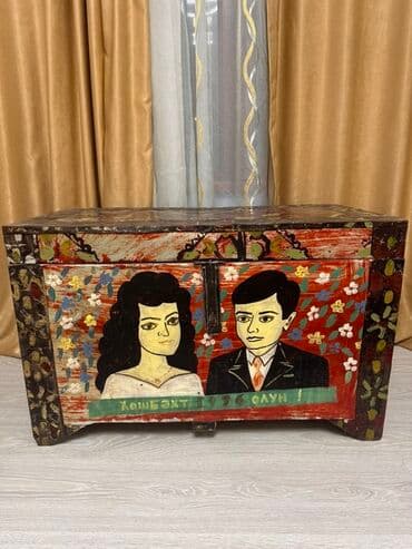 Rəsmli taxta sandıq/kəllə - Material: massiv taxta, metaldan yan