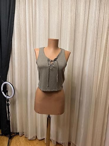 Qadınlar üçün qolsuz top FBsisters Razmer M - Model: qısa (crop)