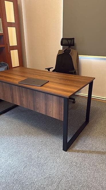 komputer: Dördbucaq masa — 1