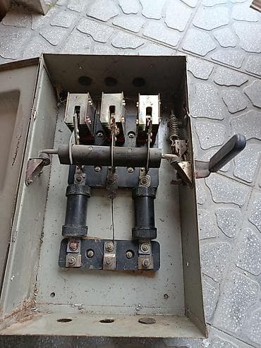 Bərkidici məhsullar: Metalklad açar (Metalclad Switch) – 3 fazalı Texniki məlumat: - Tip — 2