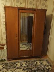 стол из массива дерева: Açılan, 3 qapılı Düz dolab, Qarderob, paltar dolabı — 1