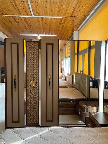 balaca dolab: *950₼ Yataq desti satılır* Dolab ölçüleri Eni 240sm Hund 220sm — 2