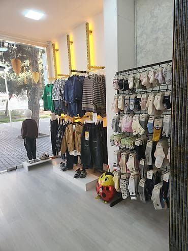 возьму в дар мебель: Uşaq geyim və aksessuarları mağazası üçün hazır satış köşəsi və — 8