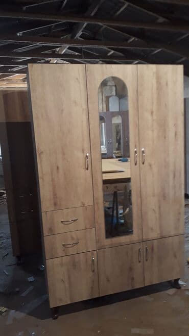 laminat qiyməti: Yeni, Açılan, 3 qapılı Düz dolab, Dolab-asılqan, Azərbaycan — 27
