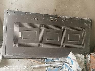 Metal giriş qapısı - Material: polad/metal - Rəng: tünd boz - Dizayn