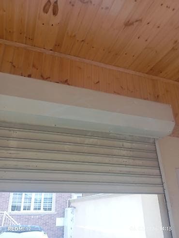 Avtomatik jalüz qapı sistemi Ishlek veziyetdedi ortadan 4.5 pərdə