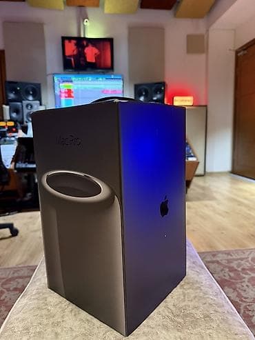 komputer aksesuar: Apple Mac Pro masaüstü kompüteri. Peşəkar studiyada bugunə kimi — 2