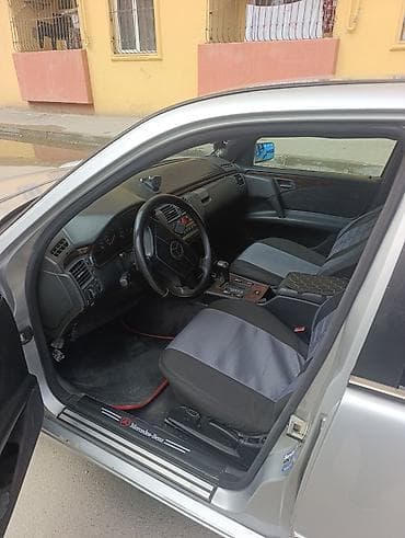 toyota prado bufer: Mercedes-Benz sedan – salon və daxili təchizat - Kuzov: sedan, gümüşü — 4