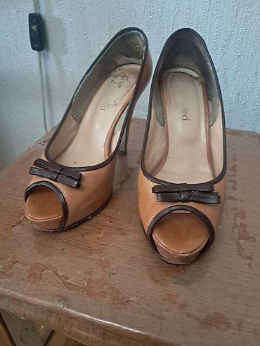 qadın papuşları: Qadın ayaqqabıları – 3 cüt klassik yüksəkdaban 1) Monica Ricci — 6