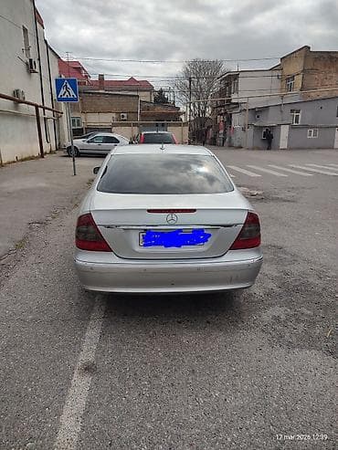 mercedes cesqa: Mercedes-Benz E-Class sedan - Kuzov: W211, gümüşü rəng, 4 qapı, sedan — 5