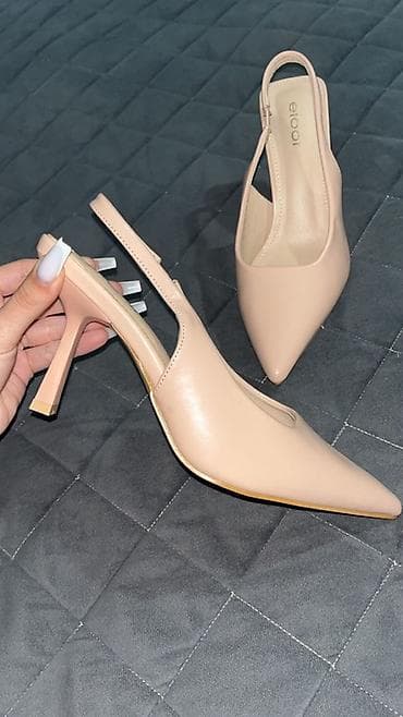 dəri plaş: Qadın ayaqqabısı – bej rəng, sivri burun, stilet model, razmer 40 — 1