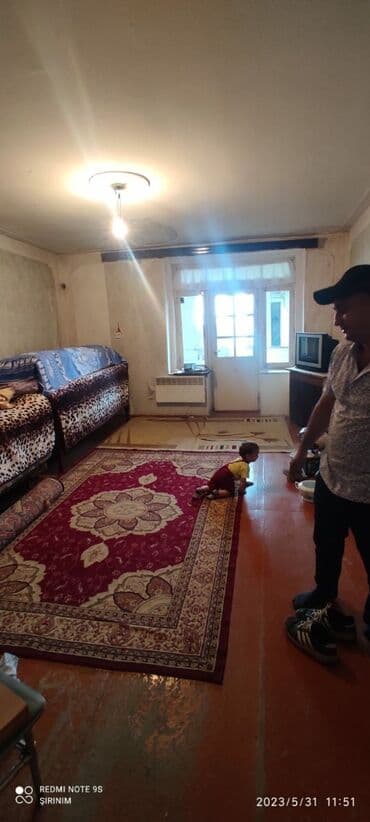 ev satıram: Sumqayit seheri 15 mehelle yataqxana 10 menzil 98.1 otaq bos ev kiraye — 1